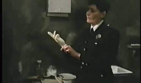 دختر باریک در غرفه برنزه خوابید و آن مرد فیلم سکس خارجی سیاه پوست سوراخ کوچک خود را در یک کیرمصنوعی لعنتی