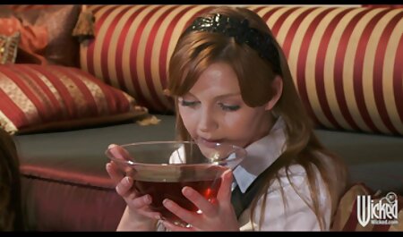 لزبین عکس سکسی دختران خارجی های مناقصه در لباس زیر زنانه زیبا ، یکدیگر را روی تخت در آغوش می گیرند