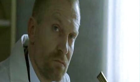 دوست پسر یک بلوند کوچک را با یک لباس آبی در مهبل شکسته و تکه های داخل آینه را عکس سکسی کوس خارجی شکست