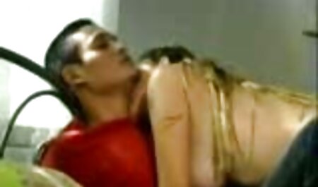 دختر پاشنه بلند الاغ محکم خود را فیلم سکسی توپ خارجی نشان می دهد