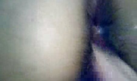 دختران یکدیگر را در حمام فیلم سکسی خوب خارجی لیس می زنند