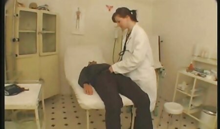 در خلال ایجاد تصویر ، این هنرمند تصاویرسکسیخارجی با اطمینان دو دختر کوچک را پاره کرد