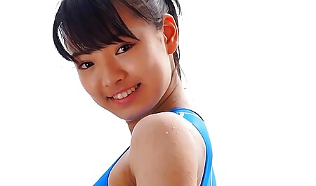 دو دوست دختر زرق و برق دار کلاه های دیگر را لیس می زنند و عکس سکسی خارجی زیبا رابطه جنسی مقعد دارند.