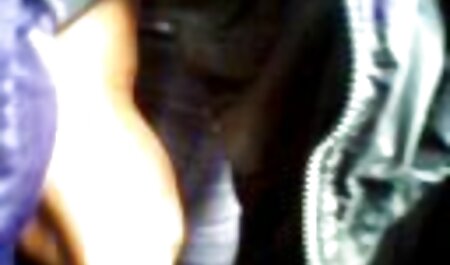 عروسک های جوان که لیس را به دوست دخترهای سیاه می فیلم سوپر خارجی دانلود زنند