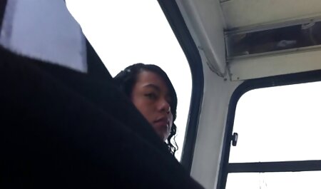 مادر چاق با جوانان فیلم ها سوپرخارجی بزرگ خود را dildo روی مبل