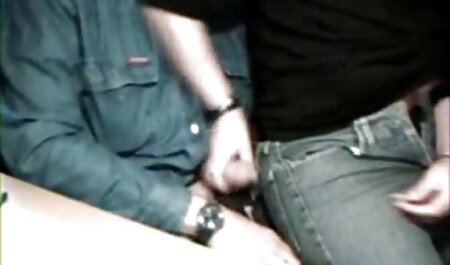 مادر بیدمشک در کانال فیلم سوپر خارجی تلگرام کفش های پاشنه بلند با مشکی در هر دو سوراخ