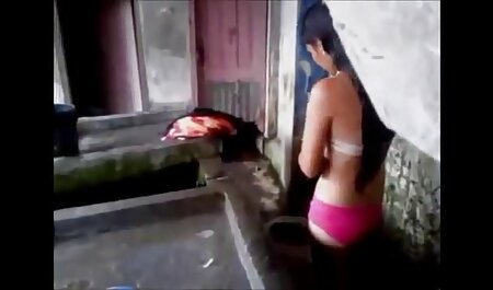 یک مرد با یک دانلود فیلم و کلیپ سکسی خارجی خروس بزرگ روی مبل ، یک کلاه بلوند را کتک می زند