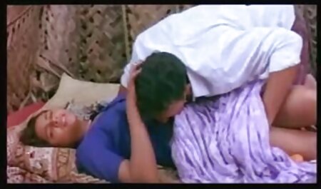 شوخی انگشت و مکیدن خروس در فیلم سوپر سکسی بکن بکن خارجی کاندوم