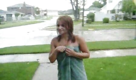 آشپز بلوند یک عکس و فیلم سوپر خارجی آمریکایی را در آشپزخانه fucks می کند