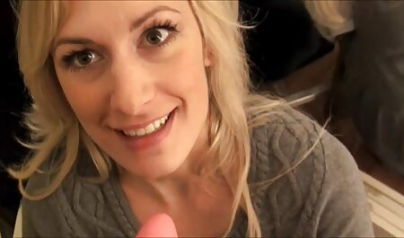 شوالیه موهای خاکستری زیبایی با الاغ خالکوبی پس از یک سایت عکس سکسی خارجی زبان عمیق پدید آورد