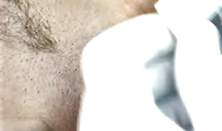 مرد دانلود فیلم سوپر خارجی در الاغ یک شریک بالغ را با جوانان کوچک fucks می کند