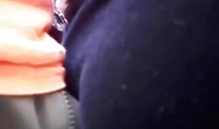 همسر بالغ سبک انگشتی سگ را تصویرسکسی خارجی روی تخت می انداخت ، انگشت انگشت می کند