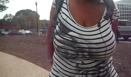 مرد مقدماتی یک دختر جوان در مقابل یک وب کم است بهترین عکسهای سکسی خارجی