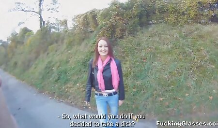 دو مرد عضلانی زیبایی را در تمام ترک های اتاق نشیمن اشک می فیلم سوپر خارجی دانلود ریزند