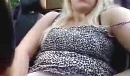 جوجه جوان در الاغ در لینک فیلم سوپر خارجی حال قرار دادن یک dildo بزرگ در مقابل دوربین است