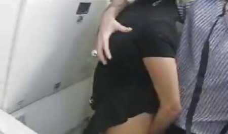 عروسک Redhead Mandy Musa یک مرد سیاه پوست را با زبان اغوا می کند و گربه ای را زیر آلت تناسلی خود نشان می عکس سکی خارجی دهد