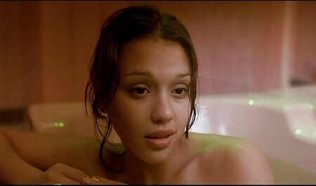 Milf In Stockings مرد جوان را در کمد لباس fucks عکس سگس خارجی کرد