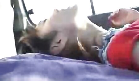 ورزش ها بلوند بعد از تمرین با عکس سکسی سوپر خارجی یک توپ تناسب اندام که توسط یک واحد ورزشی مرد سنگین می شود