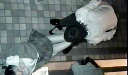 مدل موی بلند در عینک عکس دختر سکس خارجی الاغ خود را با بدلیجات مقعد جلوی یک وب کم کار می کند