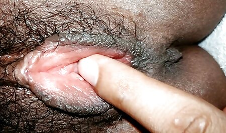 یک خانم پنجاه فیلم سکسی خارجی بکن بکن ساله پس از کیهانی بودن ، کفش با مردی را روی تشک ناخوشایند می پوشاند