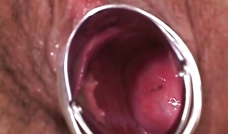 ورزش ها با یک کلاه با یک مرد در لباس سبز کلیپ گاییدن خارجی فاک می شوند