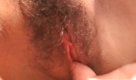 زن سیاه جلوی عکس سکسی کوس خارجی دوربین استمناء می کند و از روند کار لذت می برد