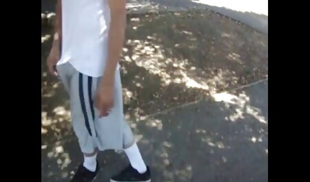 سبزه بهترین عکسهای سکسی خارجی جوان شلوارک و آغوش آغوش را جلوی وب کم تغییر می دهد