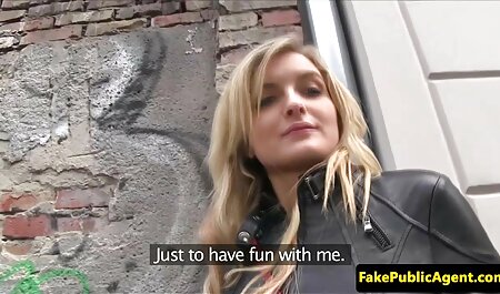 جوجه لاغر با نوک سینه های بیرون فیلم سکسی خارجی 2018 زده و رابطه جنسی مقعد با دوست دختر