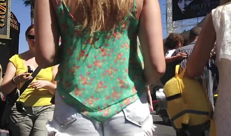 مشت آن مرد تصویرسکسی خارجی ، یک خانم بالغ را لگد می زند