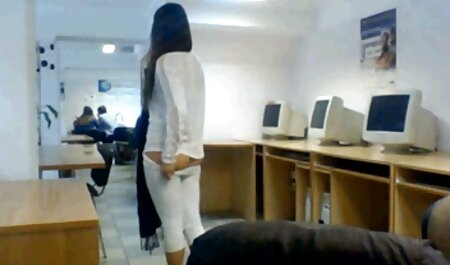 سبزه جوان وین بلک عکس سکسی کوس خارجی مردی را می خورد و به او مبل می دهد