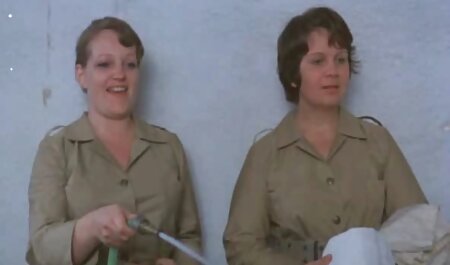 پرستاران جوان خروس سایت عکس سوپرخارجی پیرمرد را در مجموعه می نوشند