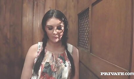 دختر با استفاده از دستگاه سکس عکس سکسی زنهای خارجی بر روی سفینه فضایی واژن را استمناء می کند