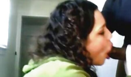 یک مرد در یک کاندوم ، یک بلوند آبدار را روی زمین فیلم وعکس سکسی خارجی می اندازد