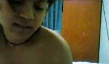 مرد زن سیاه را با گربه روغنی با موهای كانال تلگرام فيلم هاي سكسي کوتاه لگد می زند