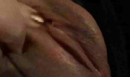 پسر مشاهده فیلم سوپر خارجی روسی از دوست دختر نازک و در الاغ بیدمشک می دهد