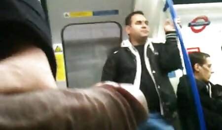 لاتینا خودش را با انگشت فیلم سوپرخارجی دانلود واژن خشنود می کند