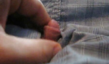 Busty Chick مشاعره بزرگ عکسهای سوپر خارجی خود را در وب کم نشان می دهد