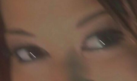 زن خانه دار روسی در آشپزخانه خودارضایی می عکس کیر خارجی کند