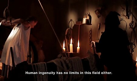 Full MILF هنگام صحبت کردن با تلفن ، بیدمشک مودار را تصویرسکسی خارجی استمناء می کند