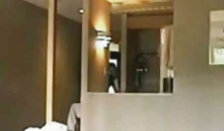 یک زن عکس سکیس خارجی و شوهر از آسیایی ها در اتاق خواب رابطه جنسی واژن دارند