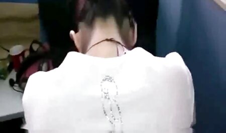 عاشق با الاغ بزرگی که مرا دانشجو می کند ، فیلم ها سوپرخارجی یک زن بالغ را در الاغ ضرب و شتم می کند