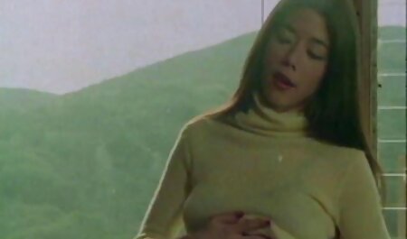 عکاس با استفاده عکس سکسی زنهای خارجی از رنگ آمیزی و رنگ آمیزی در Pubic ، به یک مشتری جوان برخورد کرد