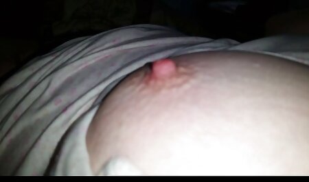 سه لزبین کلاه های یکدیگر را روی مبل لیس دانلود فیلم خارجی سکسی 2018 می زنند