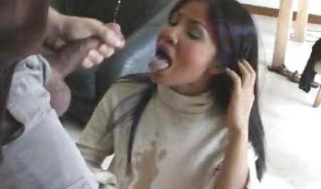 یک زن آسیایی در دامن بیدمشک یکی از اعضای 40 ساله یک تاجر را مکش می دانلود فیلم سوپرایرانی وخارجی کند که او را به سمت شکاف باریک می کشاند