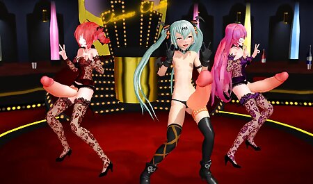 جلو جوراب ساق بلند سکس کوس خارجی می گذارد و به همسایه اش اجازه می داد قبل از رابطه جنسی لیس بیدمشک را بکشد