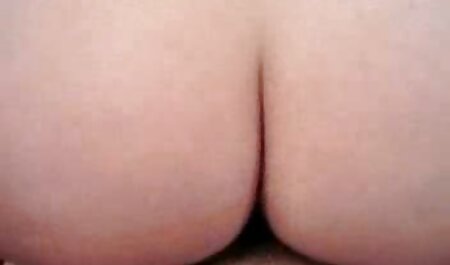 یک فیلم سکسی خوب خارجی مربی شلوغ یک جوان 18 ساله که پیراهن بنفش دارد در نوار سالن بدنسازی لعنتی