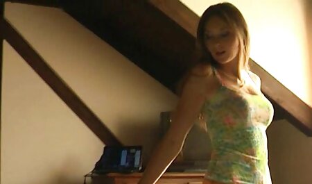 Masseuse لاغر برای تصویرسکسی خارجی یک مشتری 40 ساله استمناء و استمناء می کند