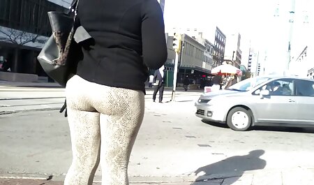 دوستان در نقطه ای از یک دختر اسب مقابل ، در نقطه ای از فیلم سوپر خارجی دانلود یک دختر زیبا سرخ می کنند