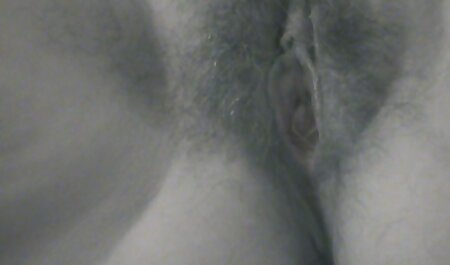 کرالای عکس سکسی زنان خارجی جوان در جوراب ساق بلند اعضای پیر مردان را می خورد و به آنها بیدمشک می دهد