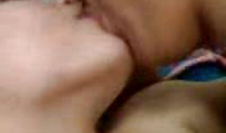 جوجه بلوند به انبار آمد و دستگاه سکس را آزمایش فیلم وعکس سکسی خارجی کرد